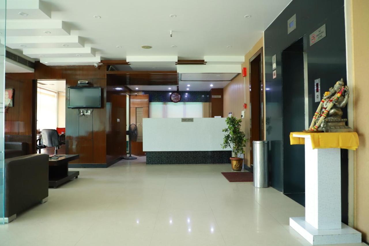 Hotel Parth Inn Ghaziabad Exterior photo
